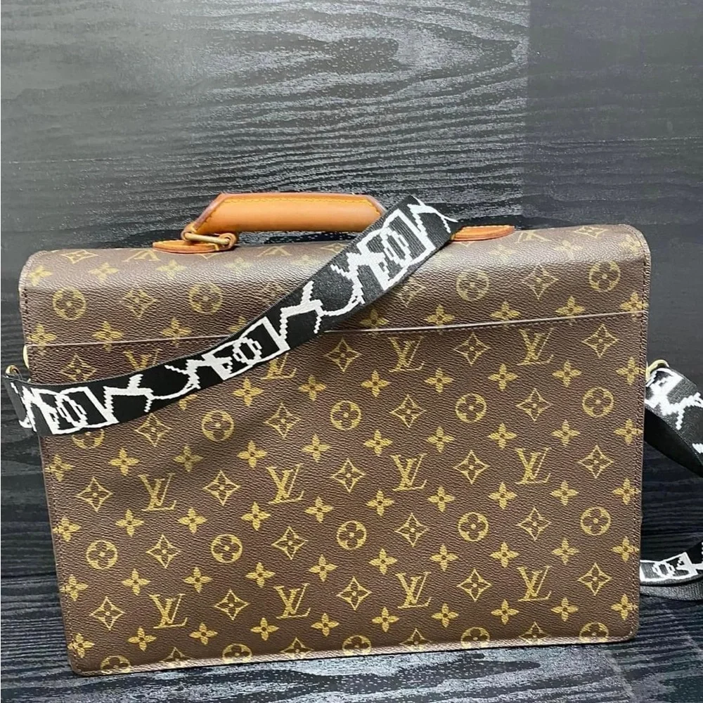 Louis Vuitton Briefcase ( Serviette ). - Picture 4 of 17